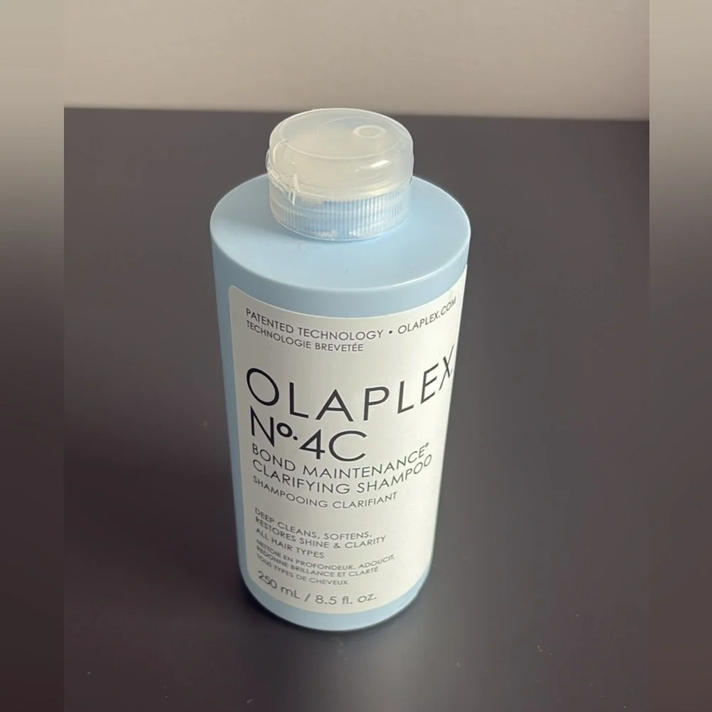 New Olaplex No. 4C Bond Maintenance Clarifying Shampoo 250mls - Picture 3 of 6
